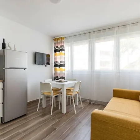 Apartments Cezar Split Exterior photo